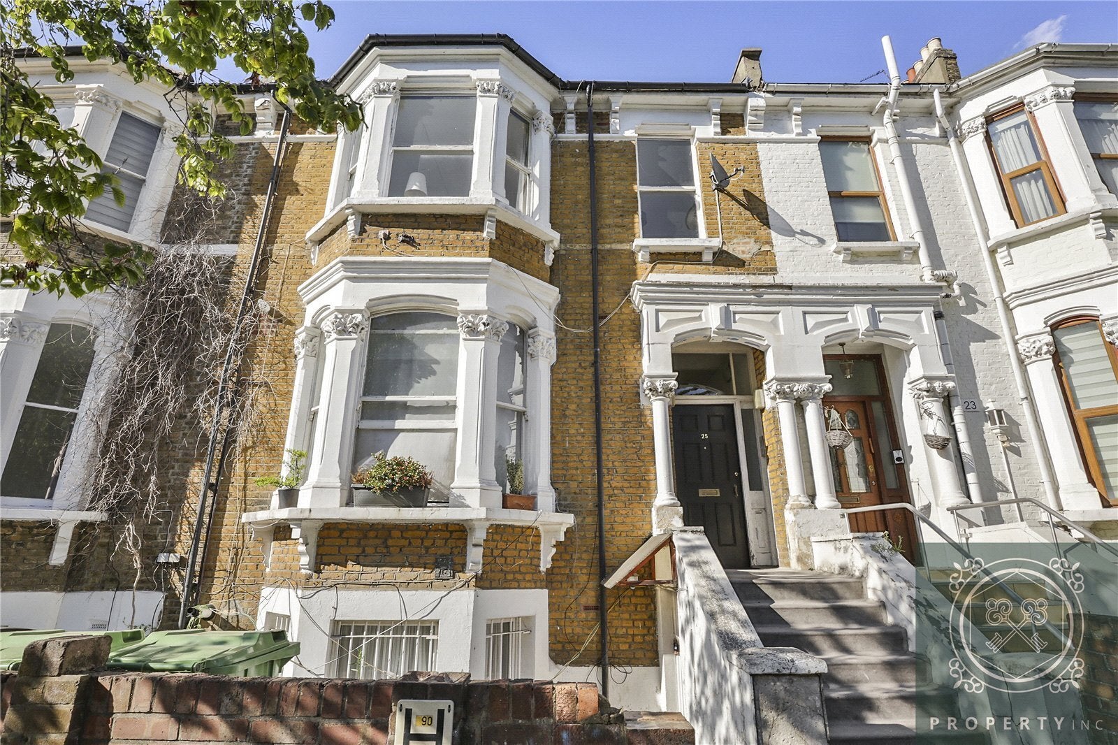 Flat Amhurst Park in Greater London