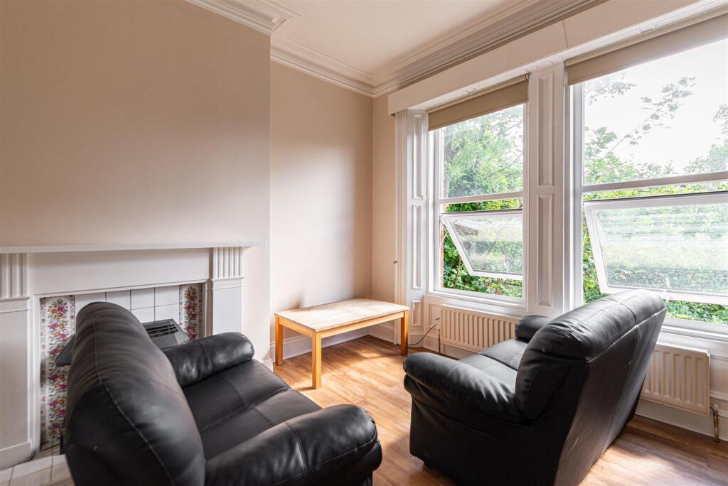 Flat Grosvenor Place in Newcastle upon Tyne
