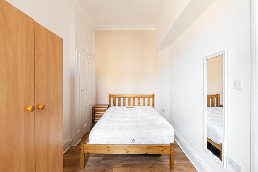Flat Grosvenor Place in Newcastle upon Tyne