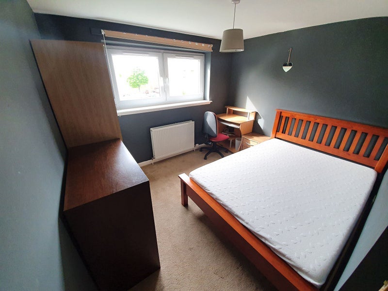 Flat Stenhouse Drive in City of Edinburgh