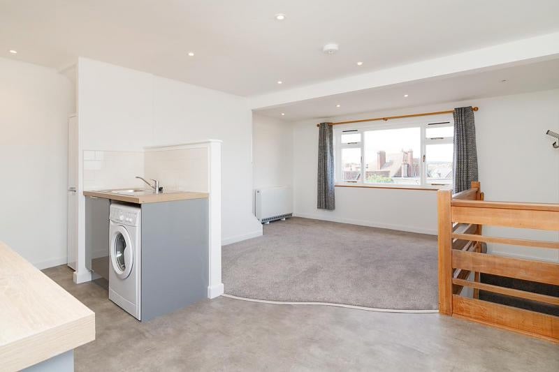 Flat Tankerton Road in Canterbury