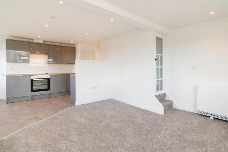 Flat Tankerton Road in Canterbury