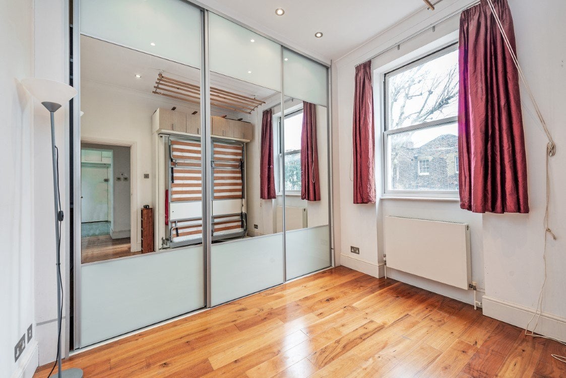 Flat St Pancras Way in Greater London
