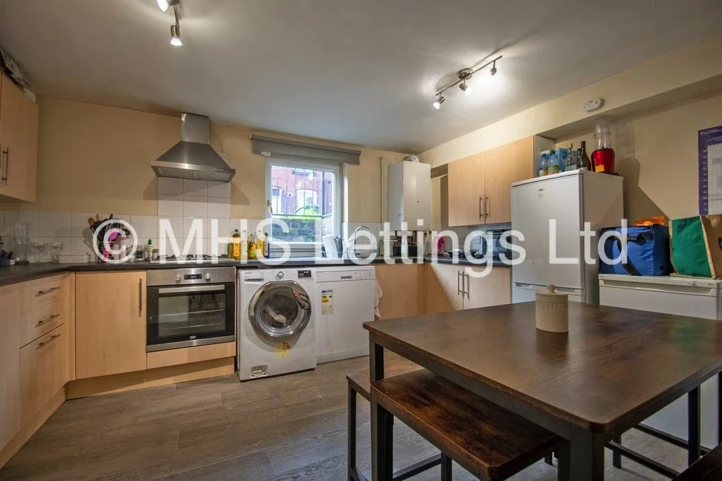 House Back Hessle View in Leeds