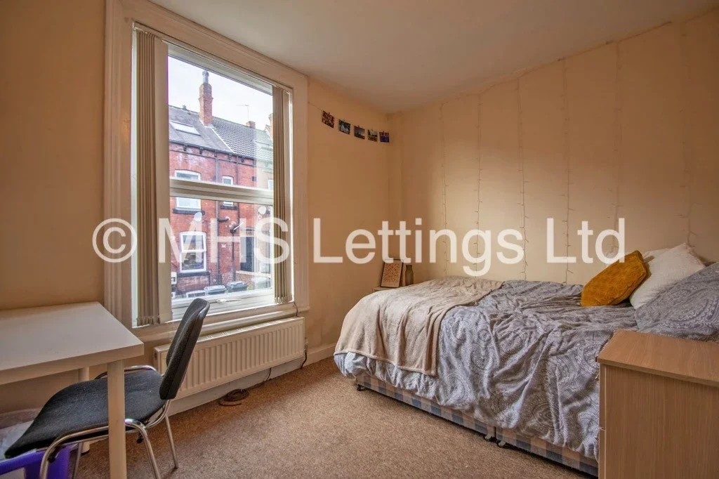 House Back Hessle View in Leeds