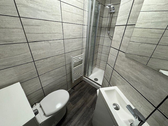 Flat Withnell Road in Blackpool
