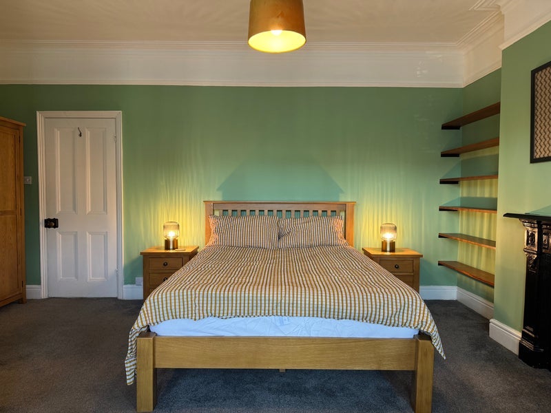 Room Mauldeth Road West in Manchester