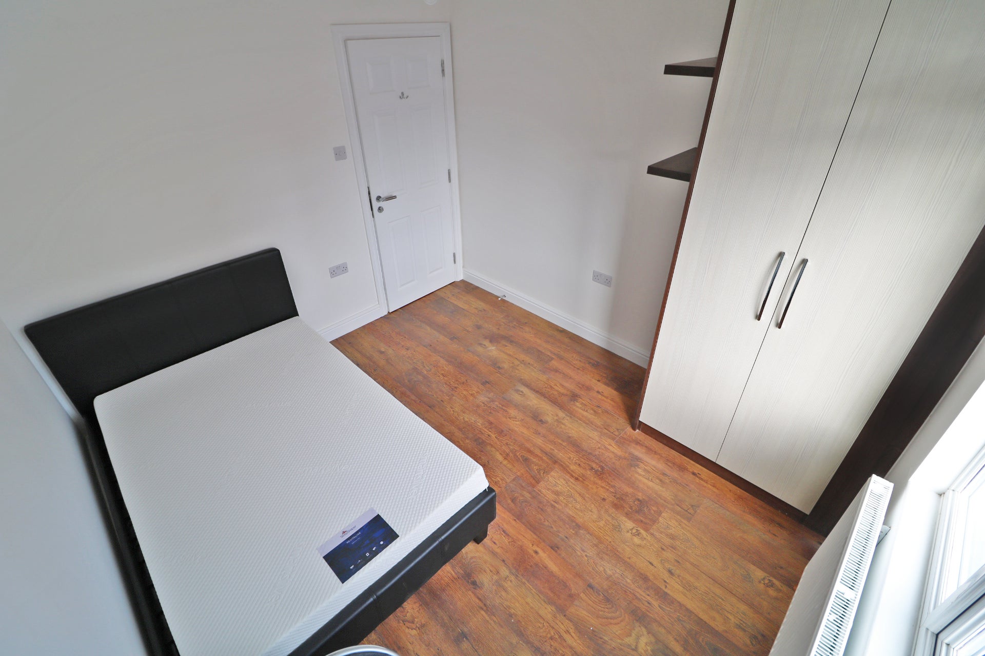 Flat Fenlake Road in Bedford