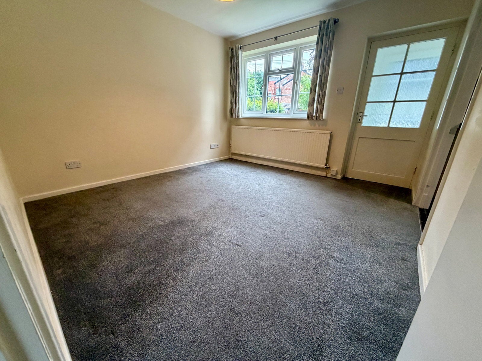 Flat Adswood Lane West in Cheadle Hulme