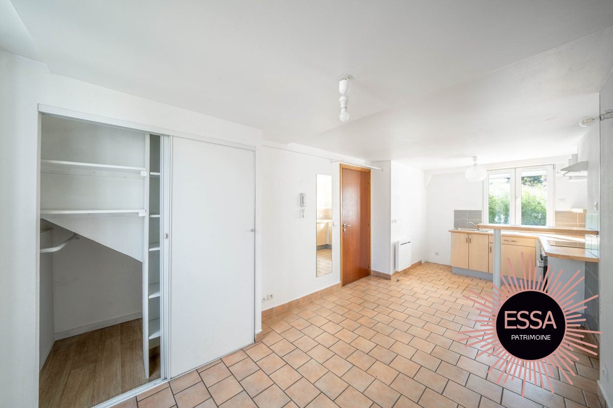 Flat Route Renault in Flins-sur-Seine