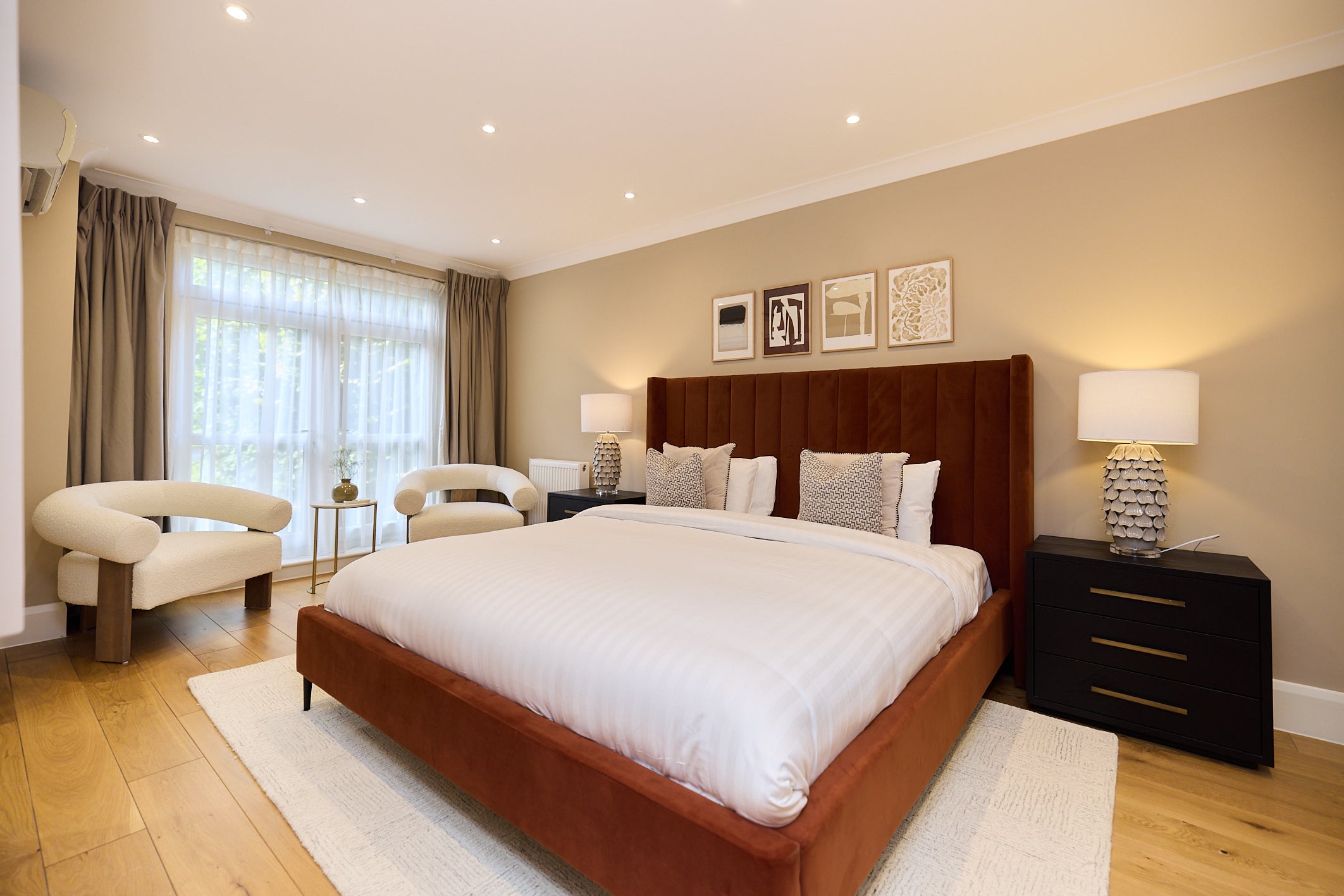 House Queensmead in Greater London