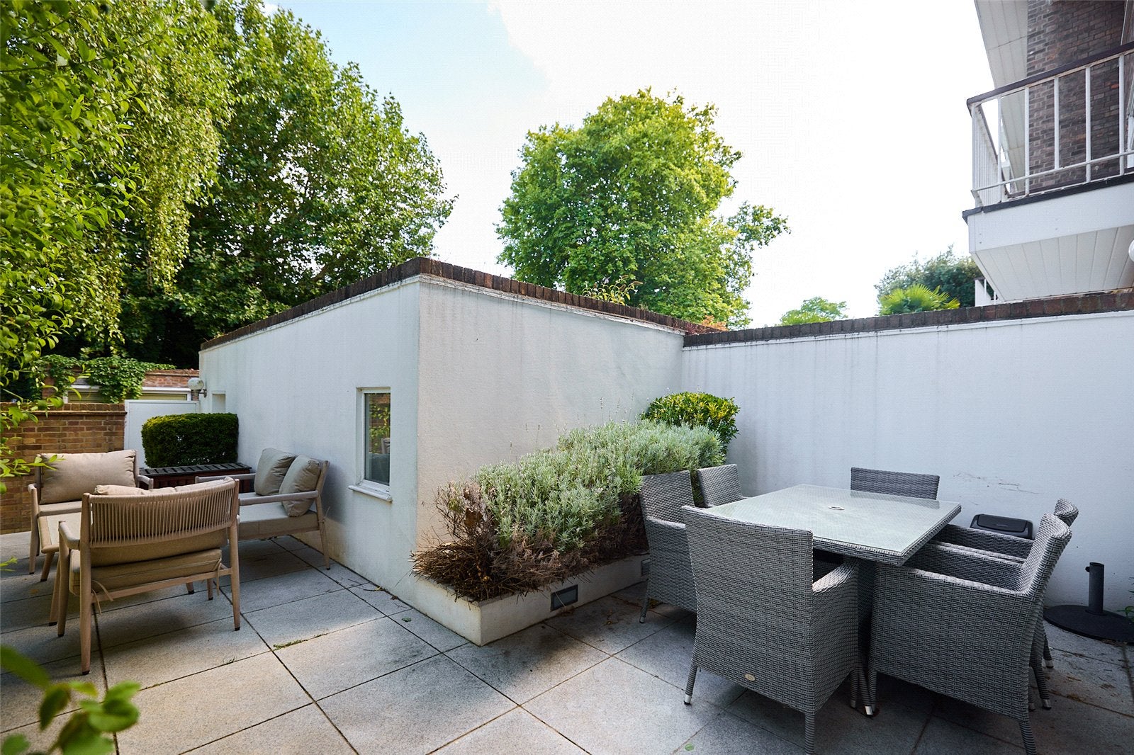House Queensmead in Greater London