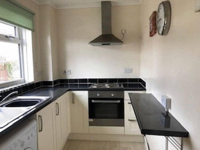 House Highgrove Close in Calne