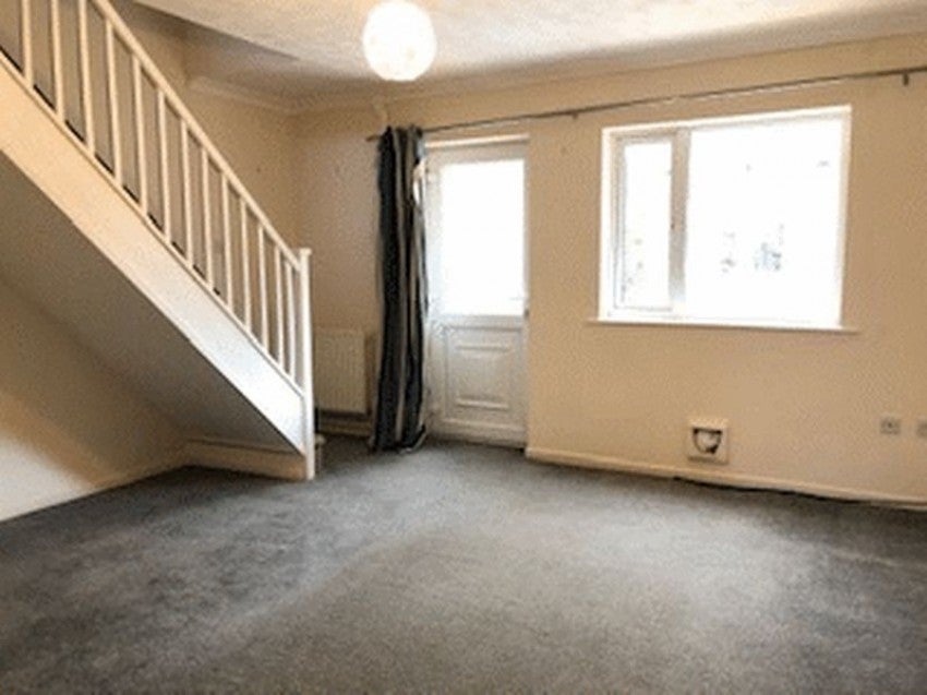 House Highgrove Close in Calne