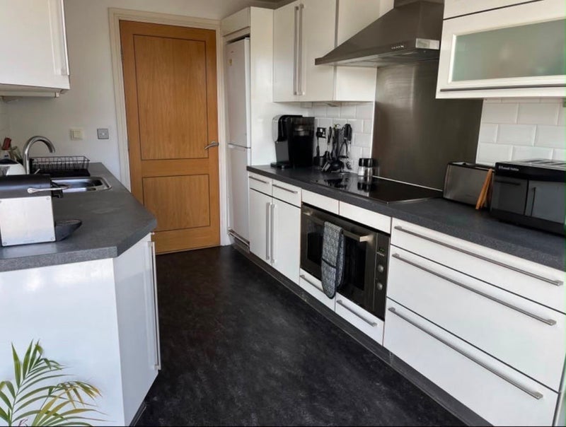 Room Streatham High Road in Greater London