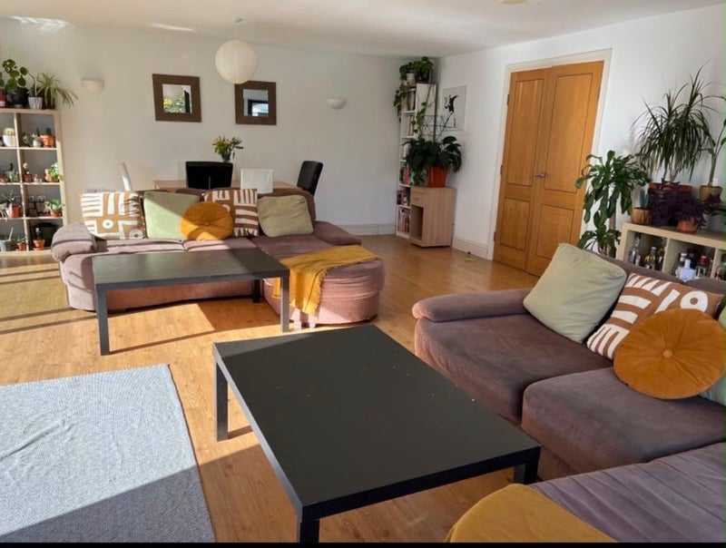 Room Streatham High Road in Greater London