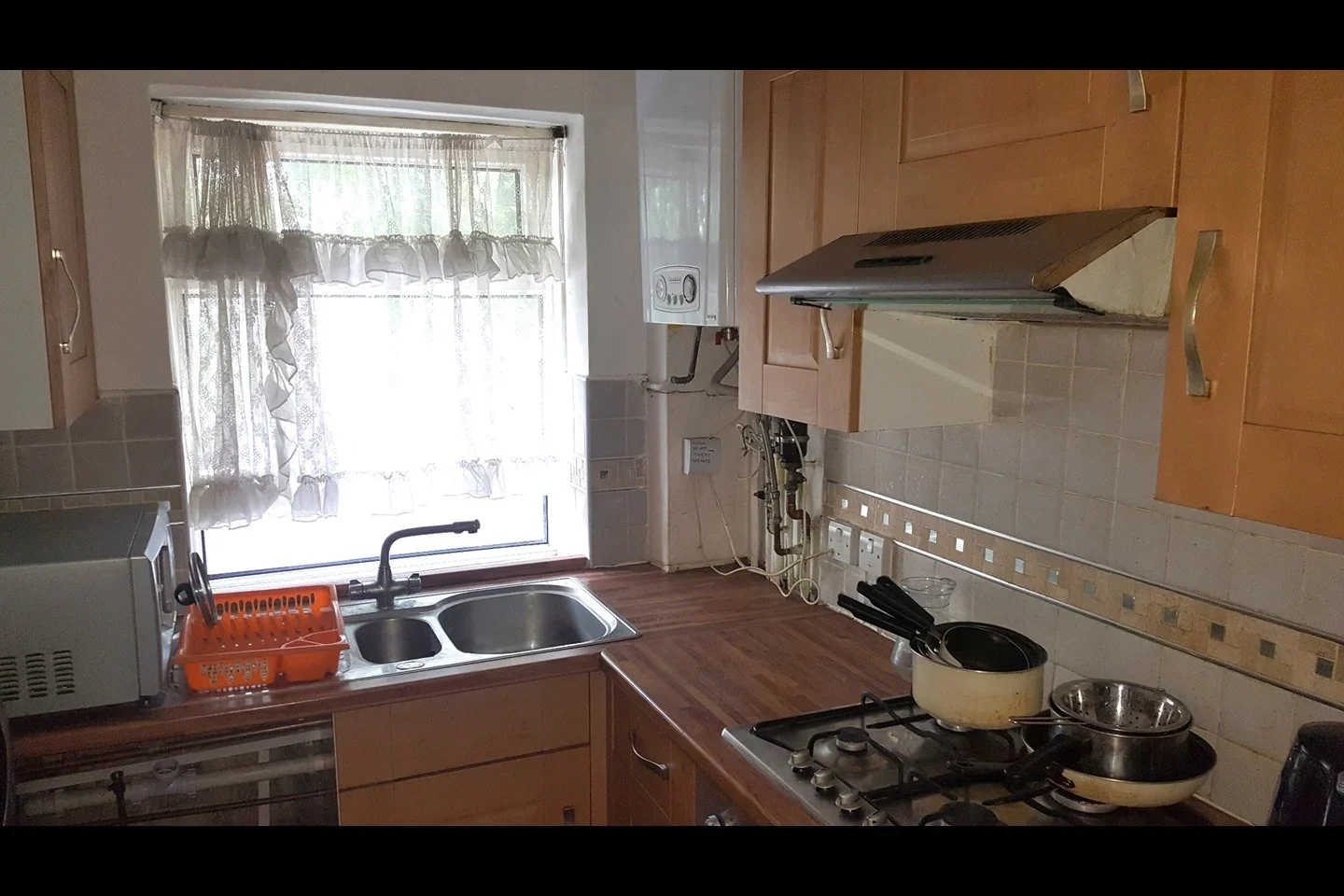 Flat Tenbury Court in Greater London