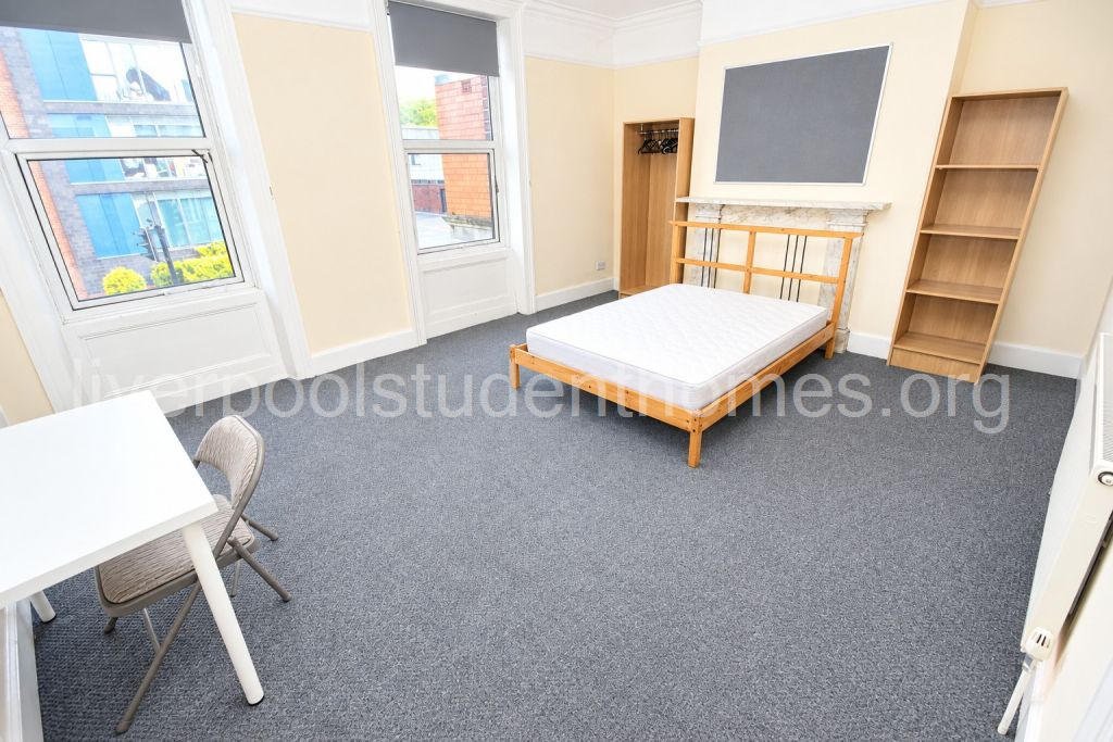 Room Shaw Street in Liverpool