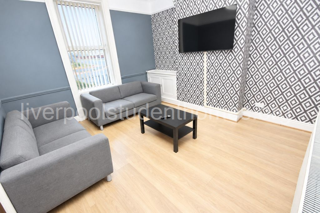 Room Shaw Street in Liverpool