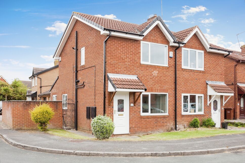 House Meadow Brook Close in Normanton