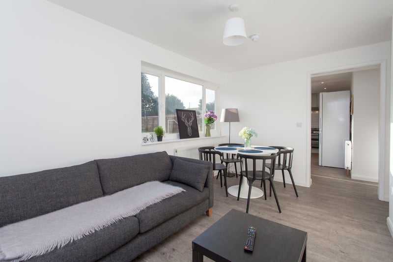 Room Dickens Road in Maidstone