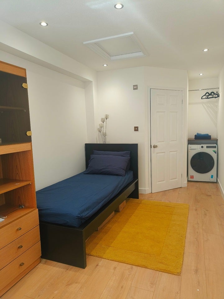 Room Glebe Road in South Cambridgeshire