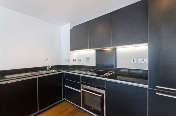 Flat Blackheath Avenue in Greater London