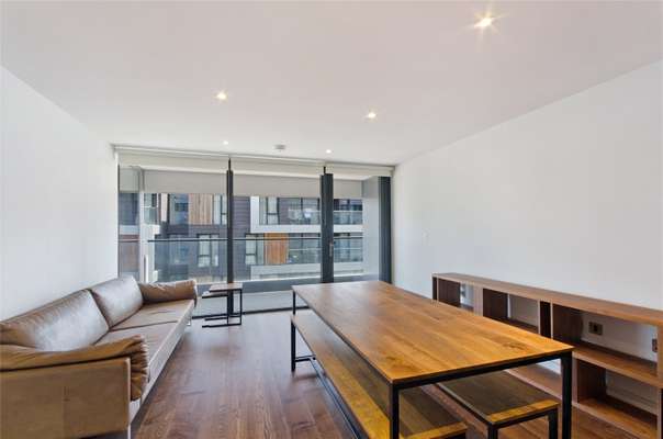 Flat Blackheath Avenue in Greater London
