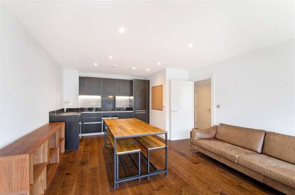 Flat Blackheath Avenue in Greater London