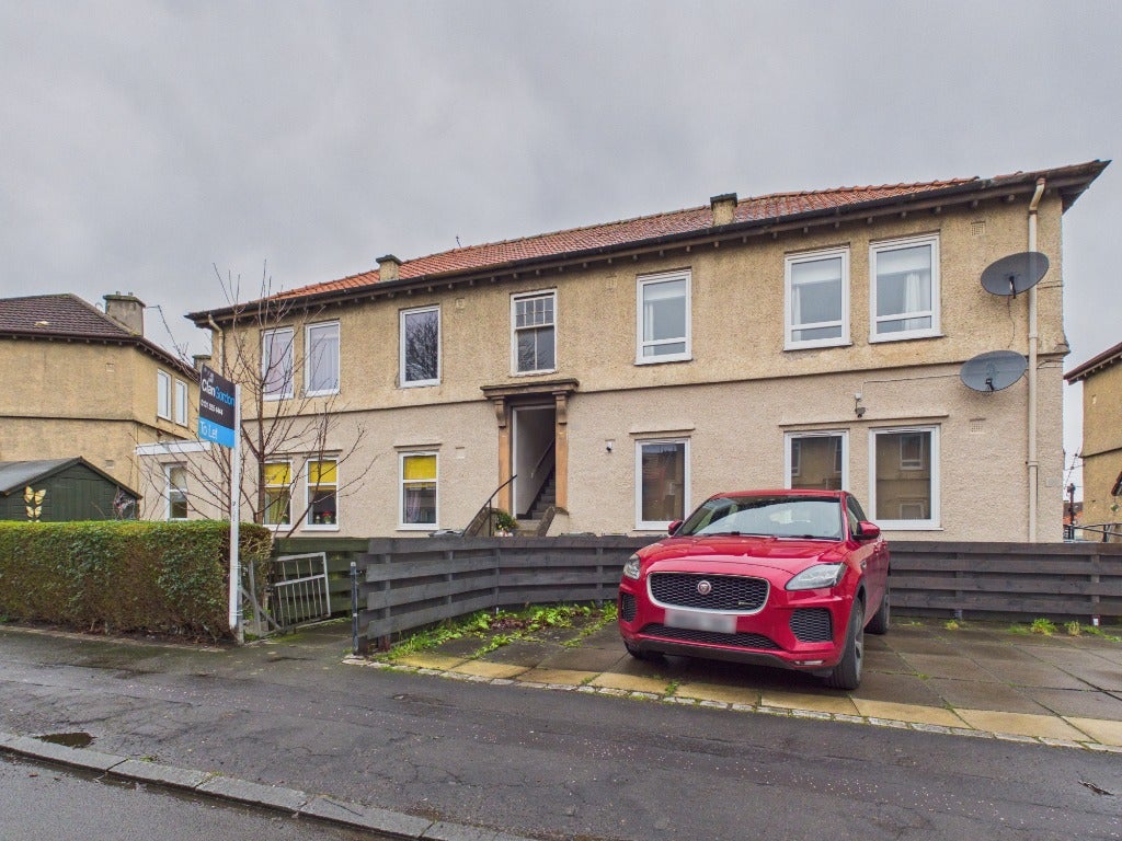 Flat Lochend Gardens in City of Edinburgh