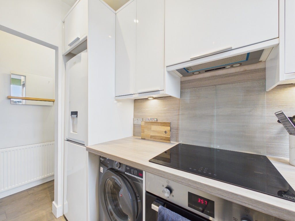 Flat Lochend Gardens in City of Edinburgh