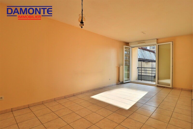 Flat Rue Docteur Bouquot in Troyes
