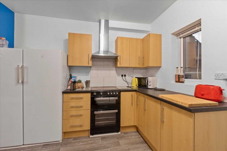 Flat Beechwood Avenue in Plymouth