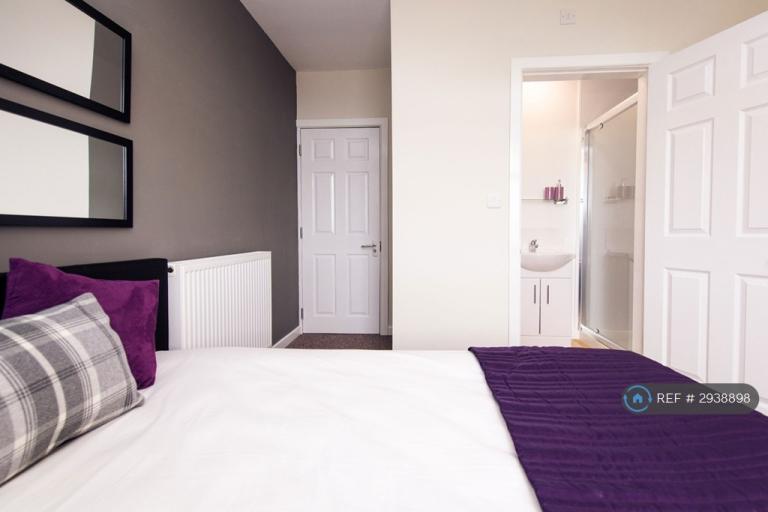 Room Norwood Street in Scarborough
