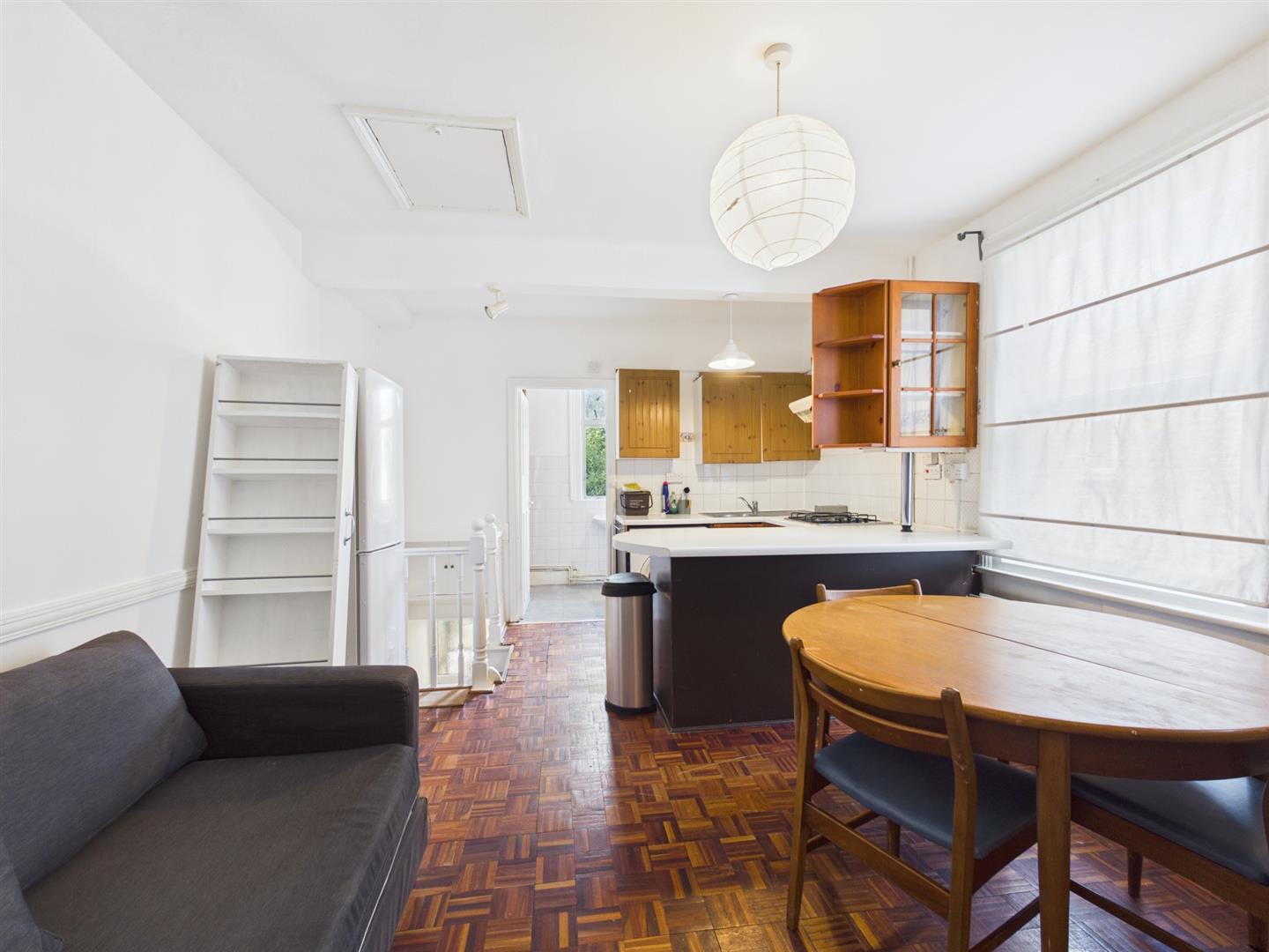 Flat Manchester Road in Greater London