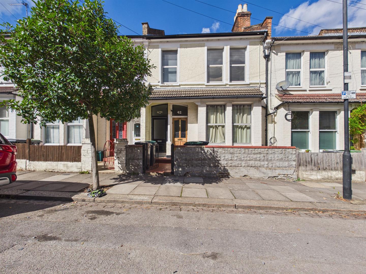 Flat Manchester Road in Greater London
