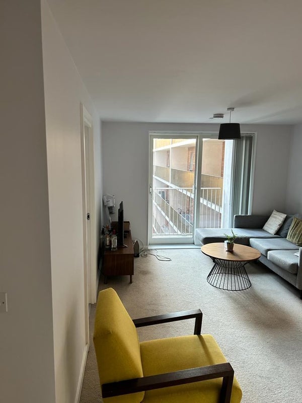 Room Ingram Row in Leeds