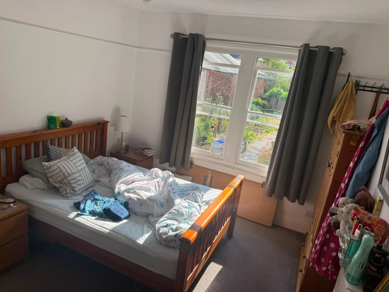 Room St Werburghs Road in Bristol