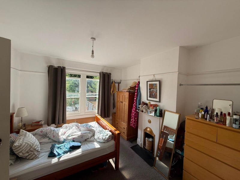 Room St Werburghs Road in Bristol