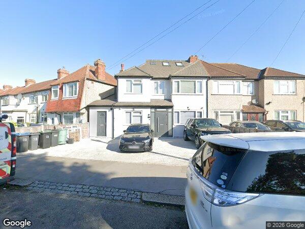 Room Ockley Road in Greater London