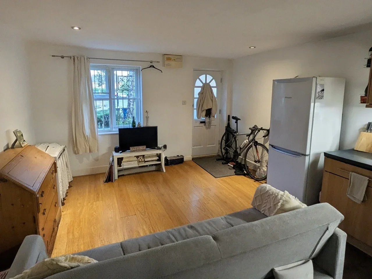 Flat Cadet Drive in Greater London