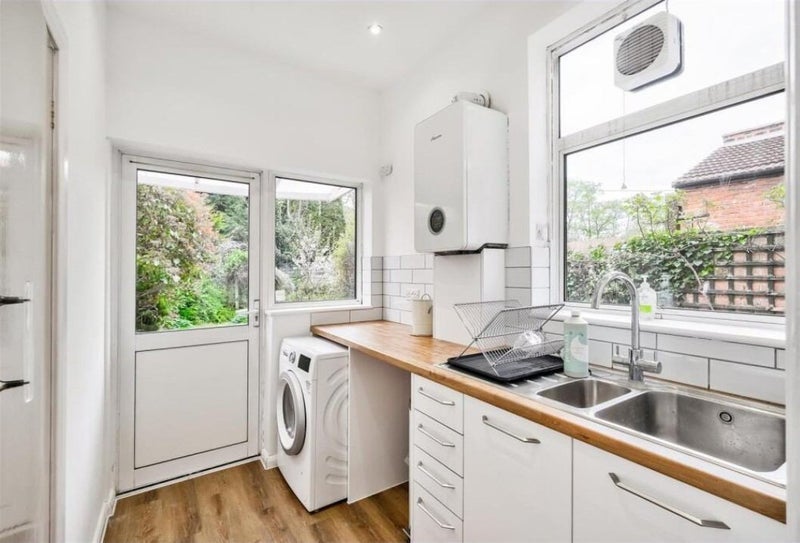 Room Chingford Avenue in Greater London