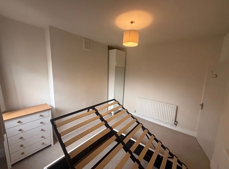Room Farley Road in Greater London