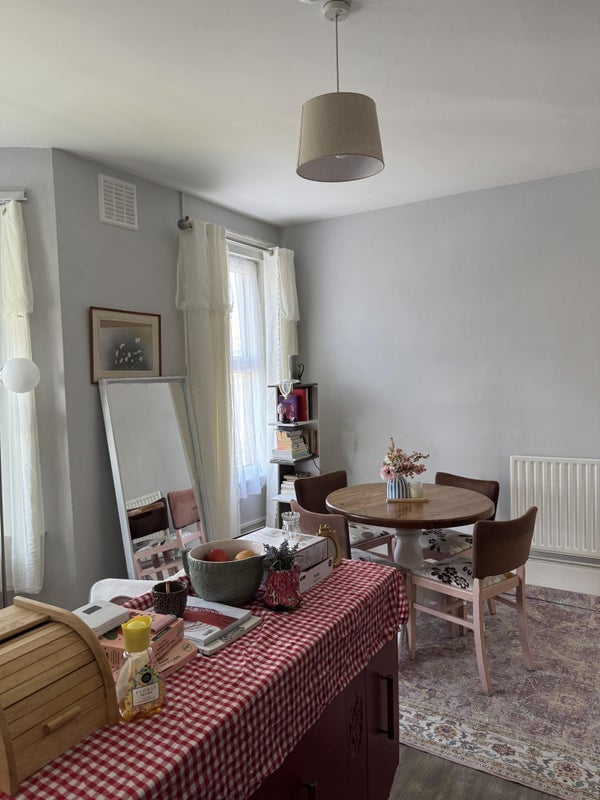 Room Farley Road in Greater London