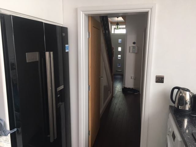 Room Clarendon Road in Manchester