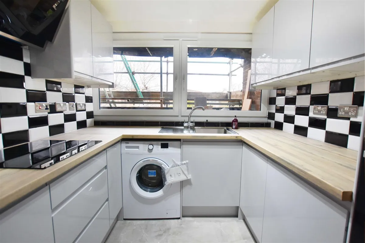 Flat Evenwood Close in Greater London