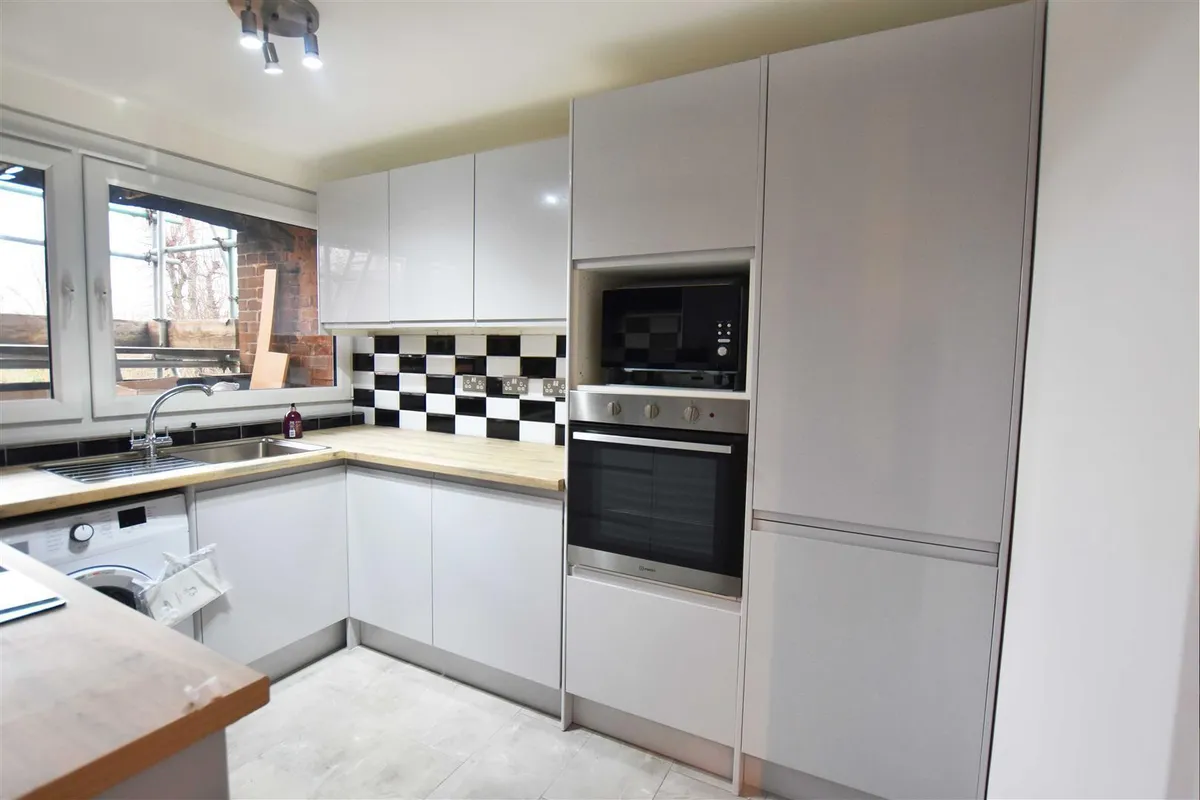 Flat Evenwood Close in Greater London
