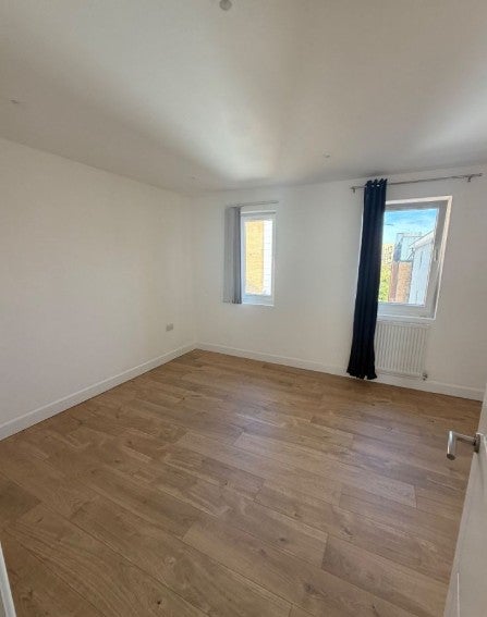 Flat Wellington Street in Slough