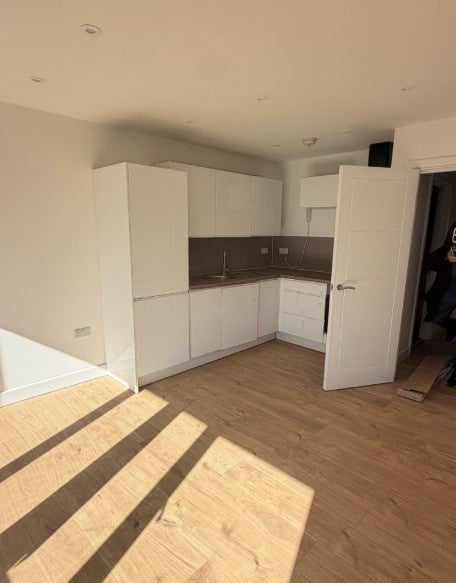 Flat Wellington Street in Slough
