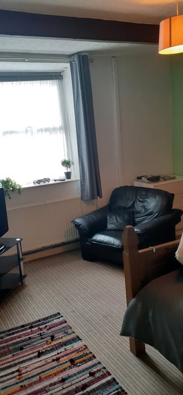 Room Lees Road in Oldham